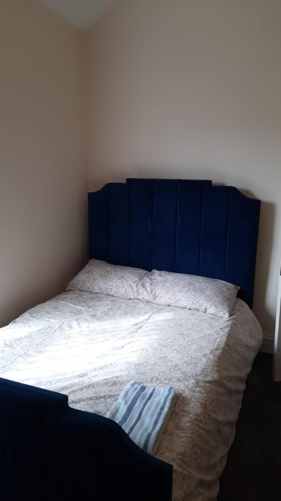 Lovely Bedroom With Shared Kitchen & Bathroom Free Parking 沃尔索尔 外观 照片